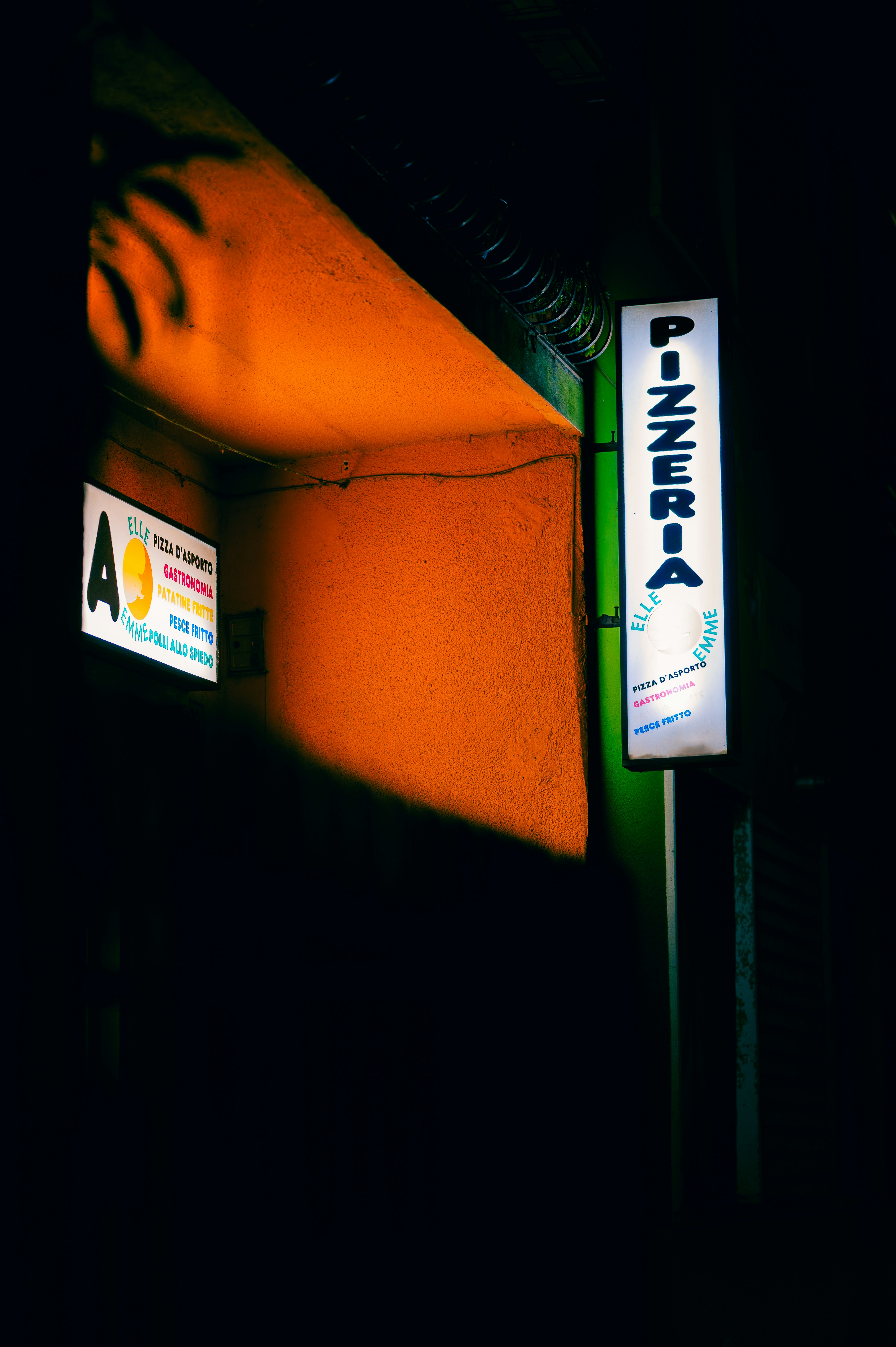 pizzeria_sign